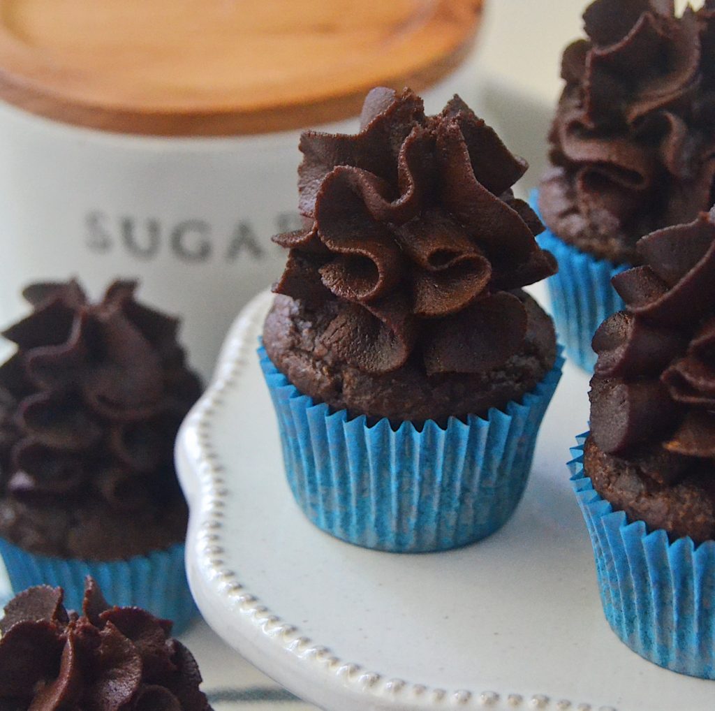 July 4th homemade dog treat recipe for Carob Pupcakes With Peanut Butter Cream Frosting